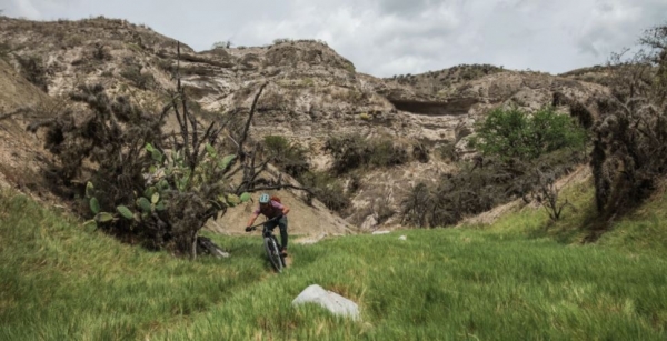 Mamarumi Fred Horny nous emmène au bout du monde à VTT