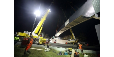 La passerelle piétons vélos  franchit à nouveau la RD1066 au niveau de Lutterbach