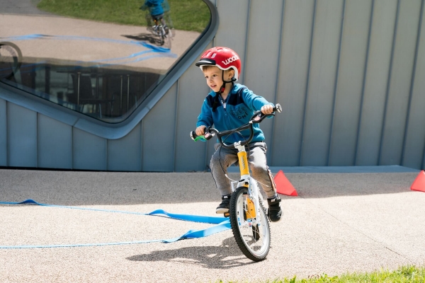 Enthousiaste  la nouvelle Génération Vélo est en route